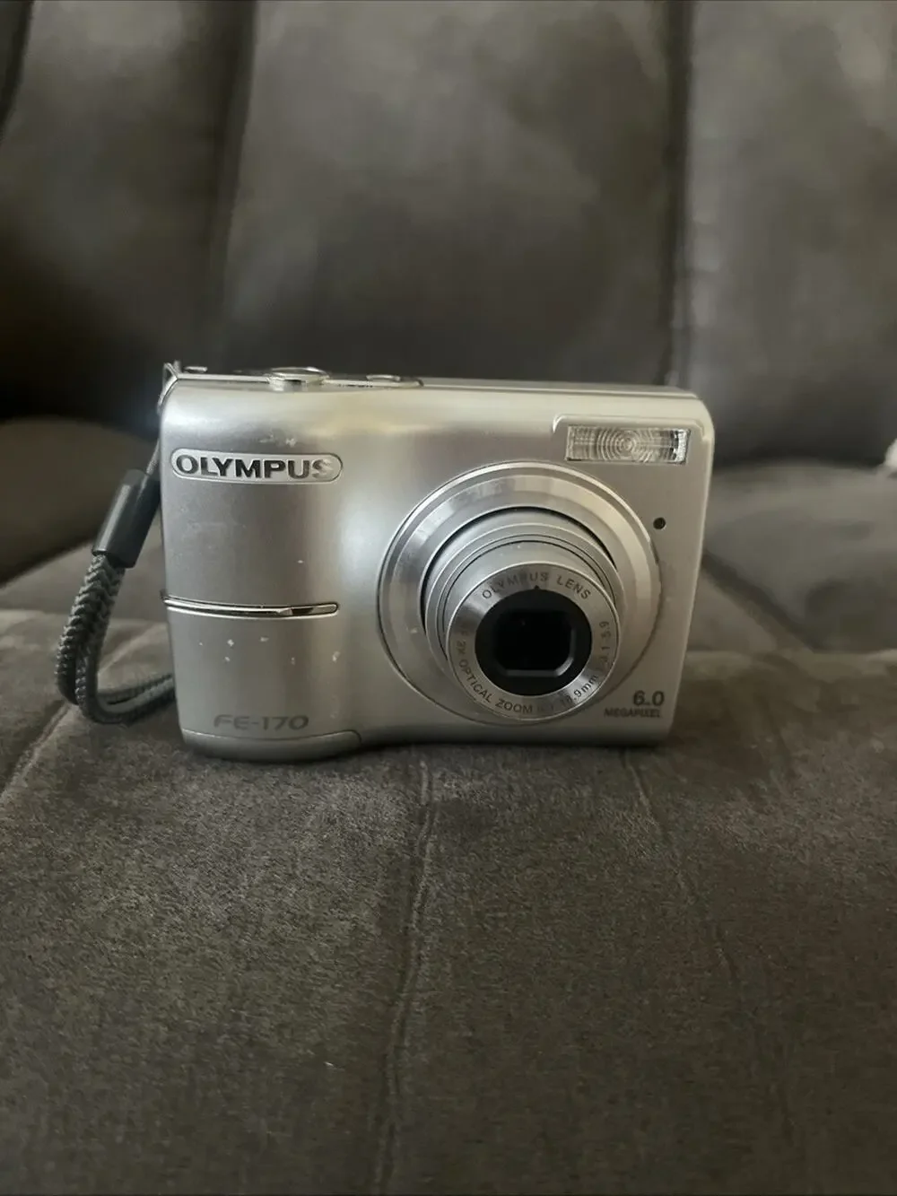 Olympus FE-170 Compact 6.0 MP Digital Camera Silver Tested & WORKS (NO SD CARD)